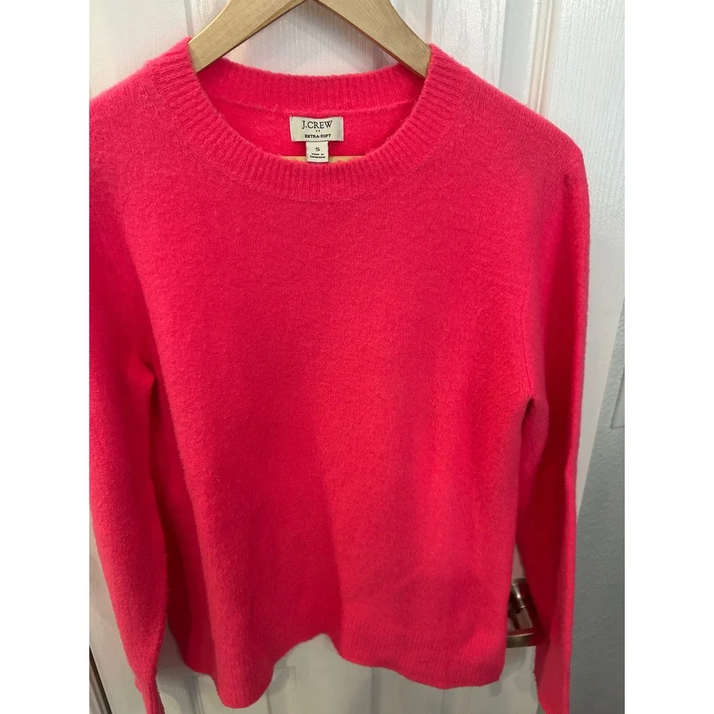 J.Crew‎ Extra-Soft Neon Pink Crewneck Sweater Womens Small Fuzzy Knit Side Slit
